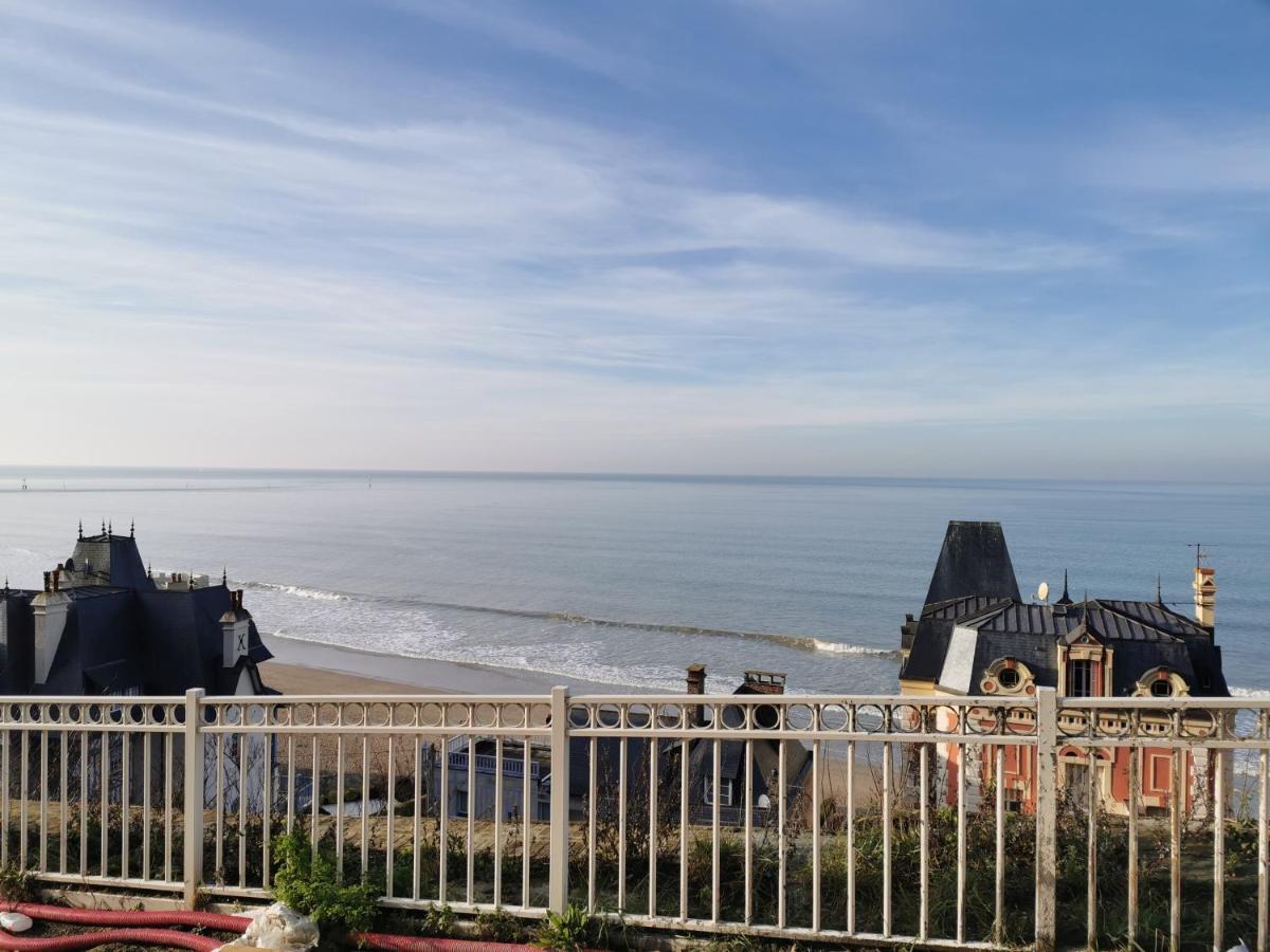 Les Pieds Dans L'Eau Apartment ทรูวิลล์-ซูร์-แมร์ ภายนอก รูปภาพ